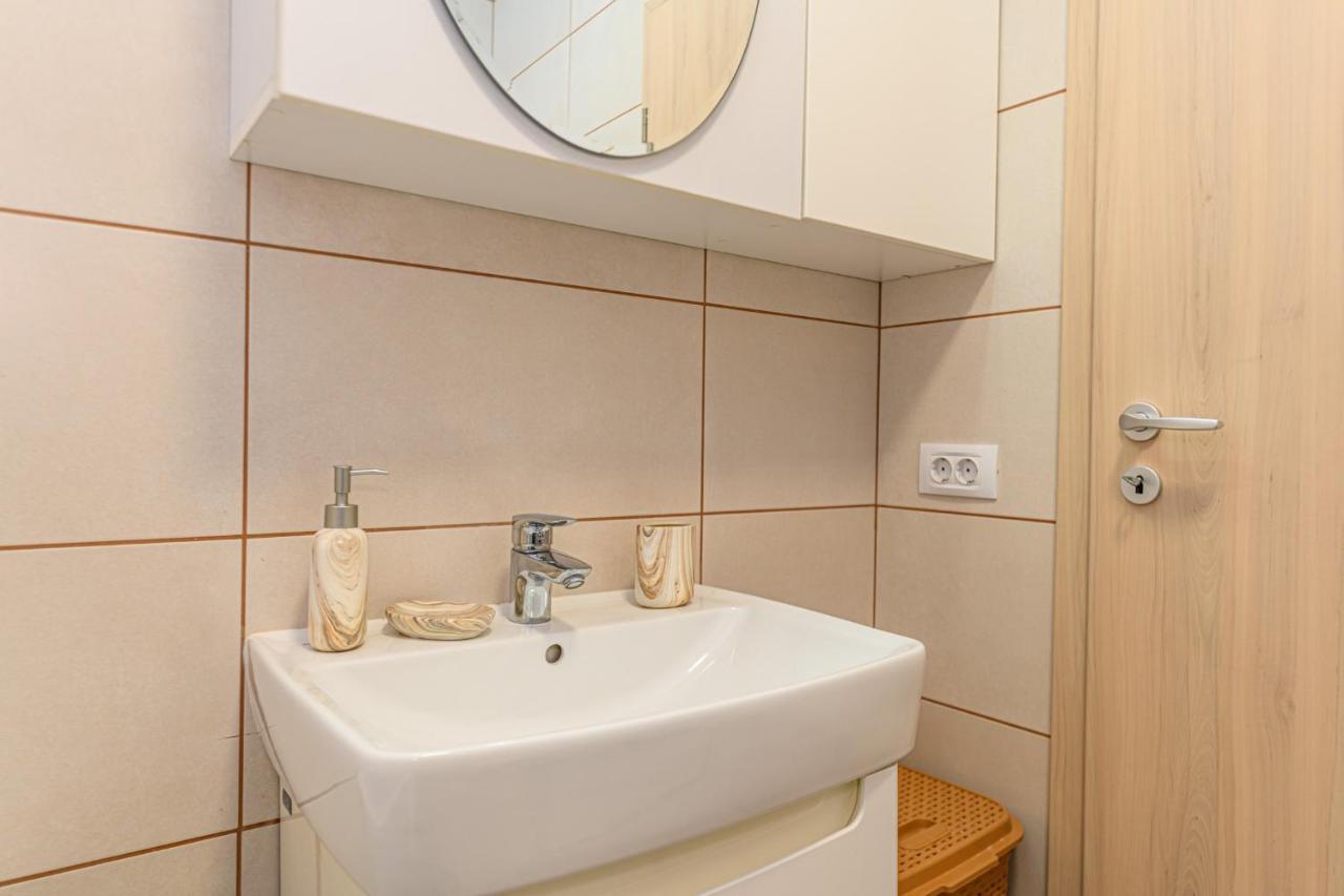 Jad - Luxury Apartments Afi Mall Брашов Екстериор снимка