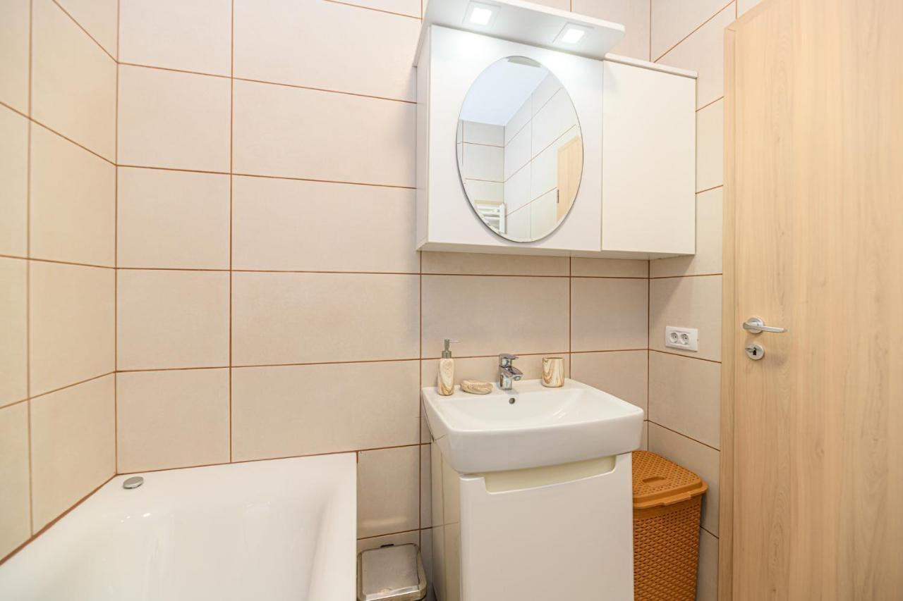 Jad - Luxury Apartments Afi Mall Брашов Екстериор снимка